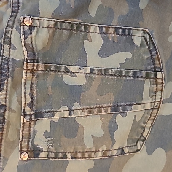 Camouflage Ctop Pants - Picture 10 of 10
